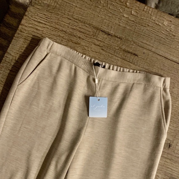 St. John’s Wool Pants in Hazelnut. - Picture 8 of 14